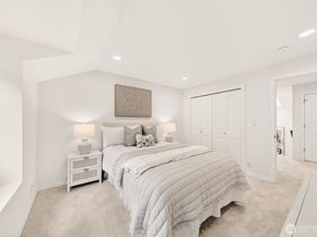 6831 117th Avenue NE, Kirkland WA 98033