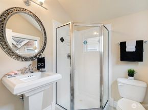 1137 26th Avenue, Seattle WA 98122