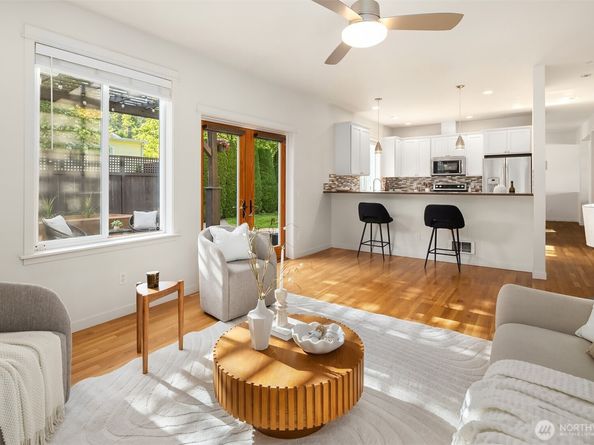 5944 26th Avenue SW, Seattle WA 98106