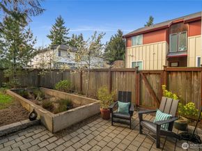 10317 Sand Point Way NE, Seattle WA 98125
