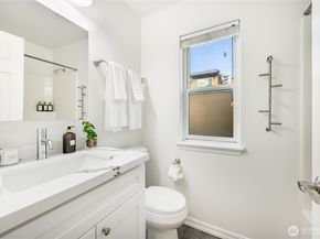 1231 6th Avenue N, Seattle WA 98109