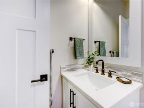 19229 Meridian Drive SE CW 14, Bothell WA 98012