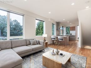 612 N 45th Street C, Seattle WA 98103