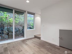 612 N 45th Street C, Seattle WA 98103