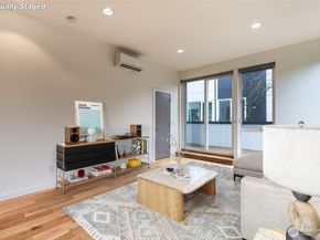 612 N 45th Street C, Seattle WA 98103