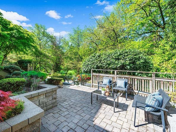 2514 Lake Park Drive S, Seattle WA 98144