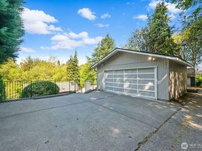 2514 Lake Park Drive S, Seattle WA 98144
