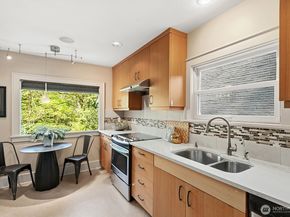 2514 Lake Park Drive S, Seattle WA 98144