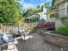 2514 Lake Park Drive S, Seattle WA 98144