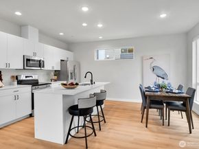 222 124th Street SW C2, Everett WA 98204
