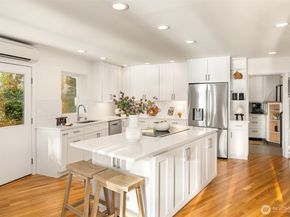 6518 NE Monte Vista Drive, Bainbridge Island WA 98110