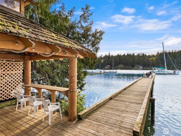 6518 NE Monte Vista Drive, Bainbridge Island WA 98110