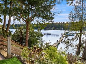 6518 NE Monte Vista Drive, Bainbridge Island WA 98110