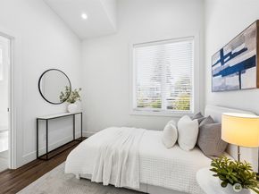 7502 32nd Avenue NE A, Seattle WA 98115