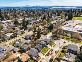 7502 32nd Avenue NE A, Seattle WA 98115