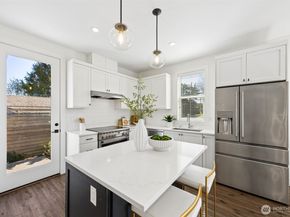 7502 32nd Avenue NE A, Seattle WA 98115