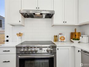 7502 32nd Avenue NE A, Seattle WA 98115