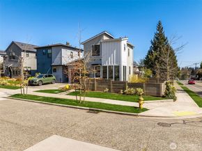 7502 32nd Avenue NE A, Seattle WA 98115