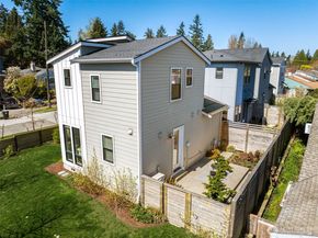 7502 32nd Avenue NE A, Seattle WA 98115
