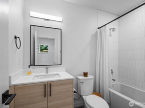 712 W Bertona Street A, Seattle WA 98119