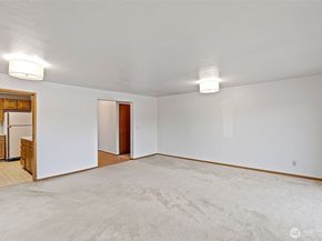 322 N 134th St 406, Seattle WA 98133