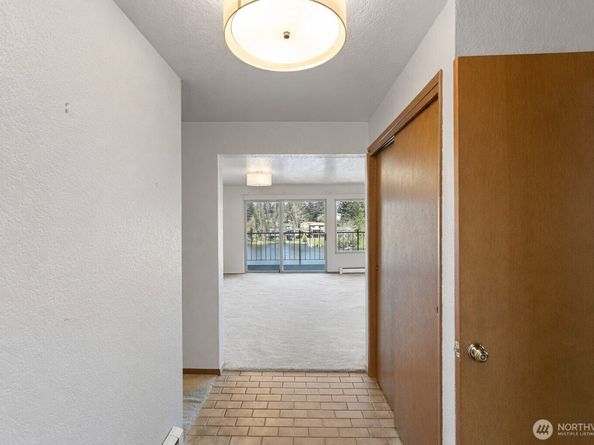 322 N 134th St 406, Seattle WA 98133