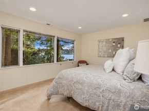 2047 Killarney Way, Bellevue WA 98004