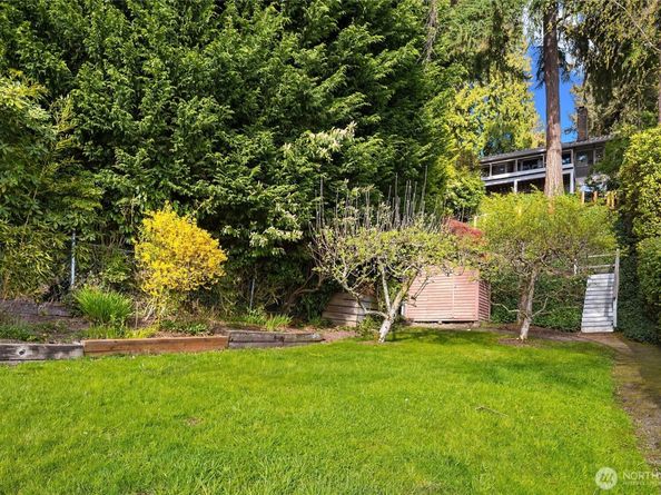2047 Killarney Way, Bellevue WA 98004