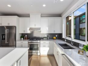 9608 NE 182nd Court A, Bothell WA 98011