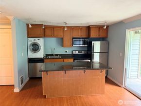 23453 16th Avenue S A102, Des Moines WA 98198