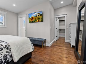 3227 103rd Place NE, Bellevue WA 98004