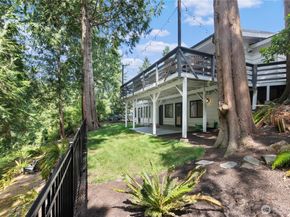 3227 103rd Place NE, Bellevue WA 98004