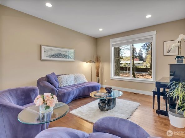 13430 Patriot Way SE, Renton WA 98059