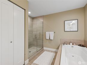 13430 Patriot Way SE, Renton WA 98059
