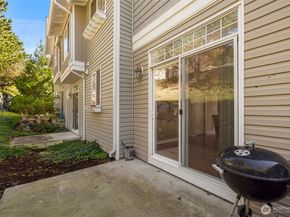 23120 SE Black Nugget Road E1, Issaquah WA 98029