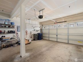 23120 SE Black Nugget Road E1, Issaquah WA 98029