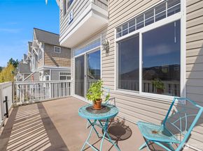 23120 SE Black Nugget Road E1, Issaquah WA 98029