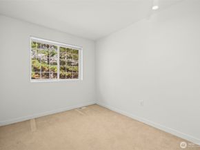 23120 SE Black Nugget Road E1, Issaquah WA 98029