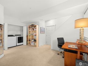 23120 SE Black Nugget Road E1, Issaquah WA 98029