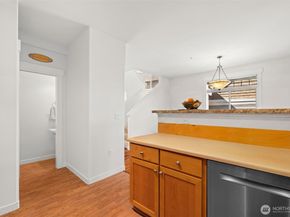 23120 SE Black Nugget Road E1, Issaquah WA 98029