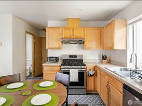 10047 17th Avenue SW, Seattle WA 98146
