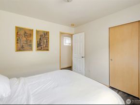 10047 17th Avenue SW, Seattle WA 98146