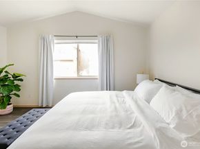 10047 17th Avenue SW, Seattle WA 98146