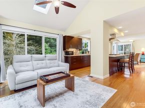 14142 97th Avenue NE, Kirkland WA 98034