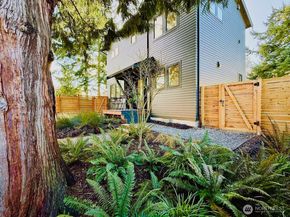 10421 41st Avenue SW B, Seattle WA 98146