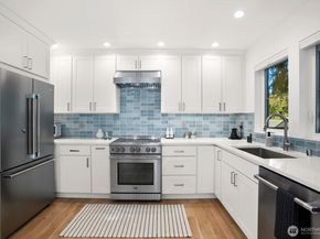 10421 41st Avenue SW B, Seattle WA 98146