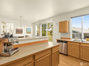 6895 Holly Park Drive S, Seattle WA 98118