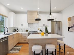 3239 61st Avenue SW, Seattle WA 98116