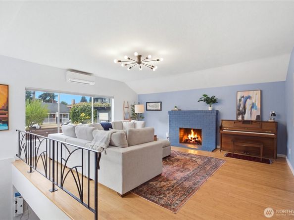 8012 25th Avenue NW, Seattle WA 98117