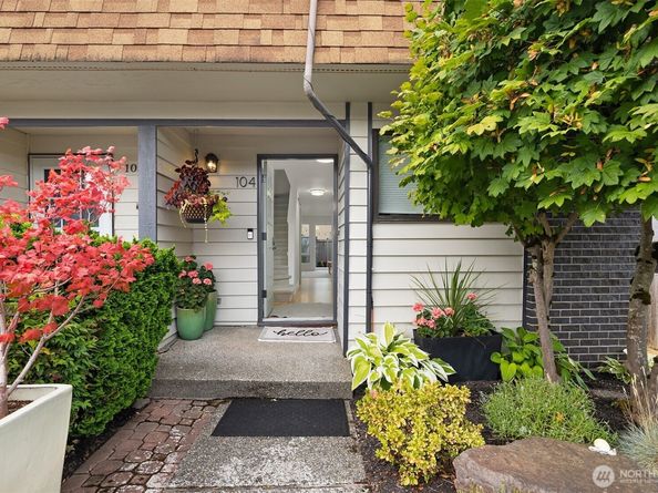 21105 80th Avenue W 104, Edmonds WA 98026